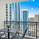 Self Contained Apartments At Chevron Renaissance - Privately Managed - Wow Stay