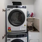 Circle On Cavill - Private Apartments - Apartment Stay