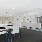 Q Tower At Surfers Paradise - From Level 3 - Private & Self Contained Apartments