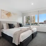 Q Tower Apartments In Surfers Paradise - From Level 3 - Self Contained & Privately Managed - Wow Stay