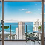 Modern Broadbeach Apartment With Amazing Views
