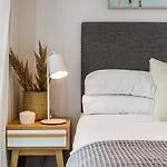 Modern Broadbeach Apartment With Amazing Views