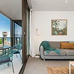Modern Broadbeach Apartment With Amazing Views