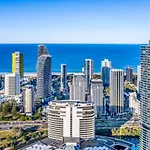 Star In The Sky Broadbeach - Stunning Ocean Views