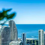 Star In The Sky Broadbeach - Stunning Ocean Views