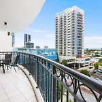 Chevron Renaissance Surfers Paradise Sleeps 10 4Th Floor - Optimise Bnb