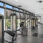 Stylish Q Towers Apartment Breathtaking Views Sleeps 6