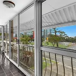 Central Located 3 Bedroom Unit In Southport