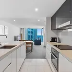 Lvl 39 - Panoramic Hilton Living With Ocean Views