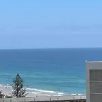 Top Of The Mark - Top Floor Apartment