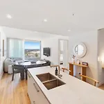 Oceanview 2Br 2Ba In The Miles Residences Kirra