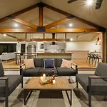 Forestland Hinterland Hideaway