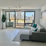 Top Of The Mark - Top Floor Apartment