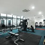 Large Modern 3 Bedroom Apartment With City Views - Coasthm