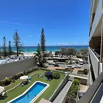 Surfers Beachfront Family Retreat