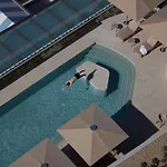 Kirra Point Holiday Apartments