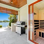 Main River Grandeur Mansion, 5Bed, Pool & Sauna