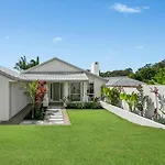 Family Retreat In Burleigh