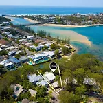 Coastal Escape Burleigh Heads