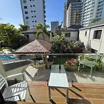 Burleigh Palms Holiday Apartments