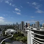 Lamour Ocean View Apartment II In Casino Broadbeach - Free Parking-195Cm