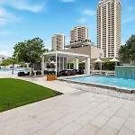 Paradise Living At Hilton With Stunning Ocean View