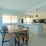 Surfers Paradise Waterfront Holiday Home - Private Pool And Dock