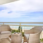 Utopia Seaside