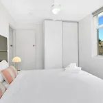Waterfront 2-Bedroom Unit Walking To Gc Convention