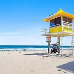 Beachside 1 Bdr Ocean View Apartment Broadbeach