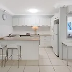 Beachside 1 Bdr Ocean View Apartment Broadbeach