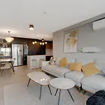 Luxury 3-Br Escape With Stunning Views