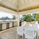2-Bedroom Apartment In Chevron Renaissance