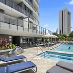 The Beachfront - 22F Skyline And Ocean View Studio With View Pool Gym Sauna