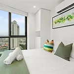 The Beachfront - 22F Skyline And Ocean View Studio With View Pool Gym Sauna