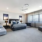 Luxe Capri 5Br Villa, Heated Pool, Steps To Beach