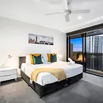 Ocean Views! - One Bedroom Apartments With Spa - From Level 9 - Circle On Cavill - Self Contained & Privately Managed - Wow Stay