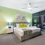 Circle On Cavill - One Bedroom Apartments - Self Contained & Privately Managed