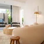 Luxury Broadbeach Escape With A Private Courtyard