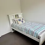 2 Bedroom Granny Flat In Nerang With Shared Pool