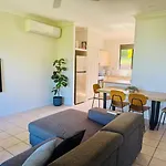 2 Bedroom Granny Flat In Nerang With Shared Pool