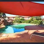 Close To Surfers & Theme Parks Townhouse With Yard