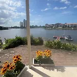 Villa Aquila - Mermaid Waters