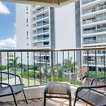Paradise! 2Br In The Heart Of Gc With Ocean Views