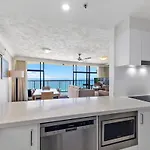 Breathtaking Ocean View 2 Bdr Apartment By The Beach