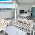 Kirra Penthouse With Private Roof Terrace