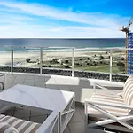 Kirra Penthouse With Private Roof Terrace
