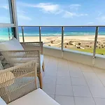 Kirra Penthouse With Private Roof Terrace