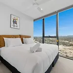 Nearly New Level 38 Broadbeach Casino 1 Bdr Unit