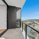 Nearly New Level 38 Broadbeach Casino 1 Bdr Unit